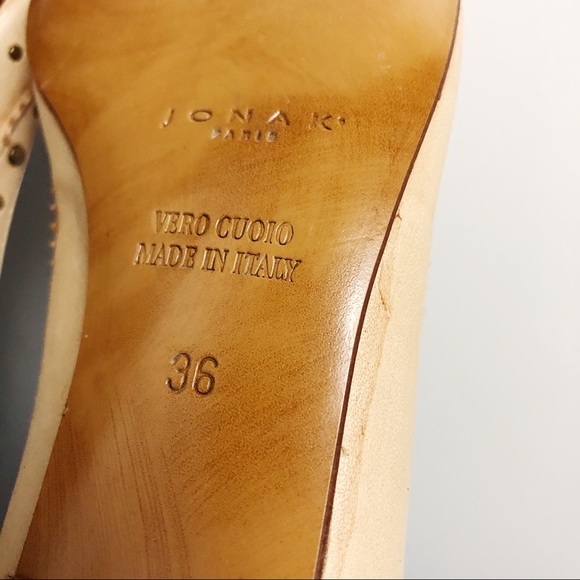 Studded cream leather kitten heal by JONAK Paris. - Picture 4 of 5